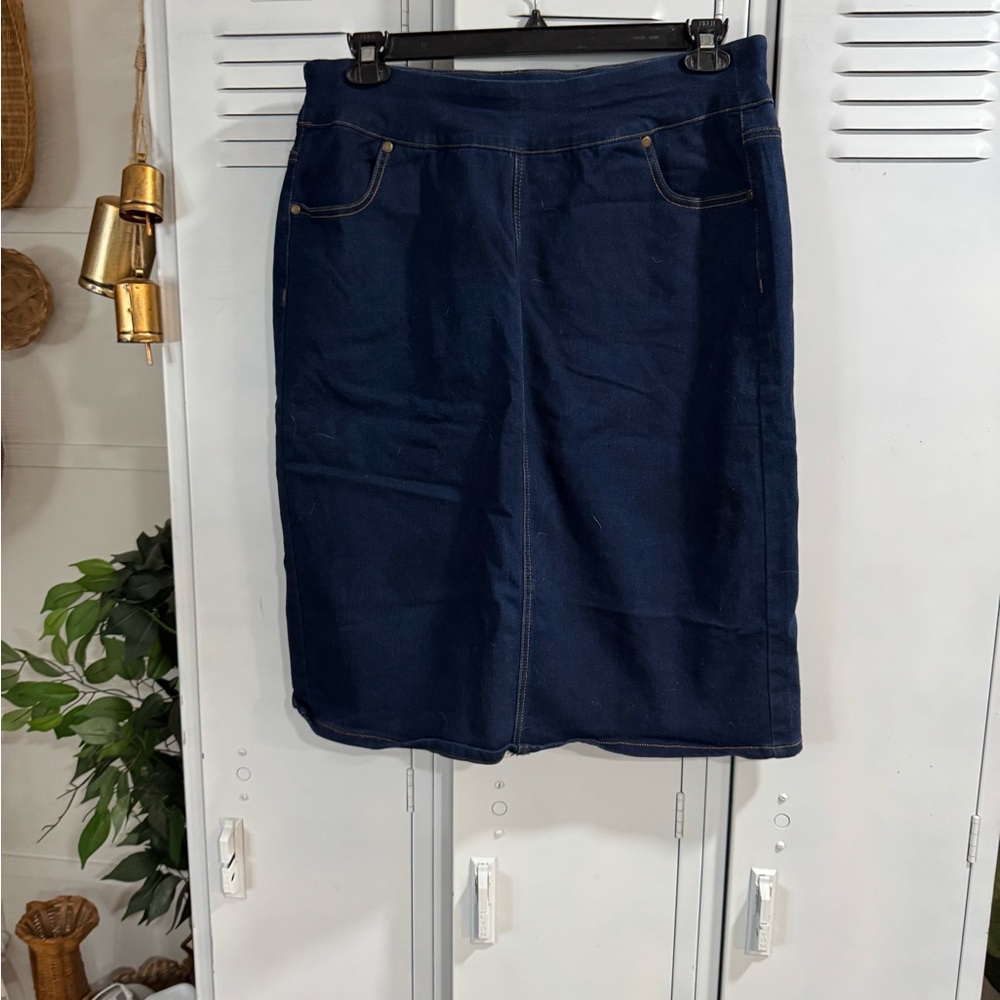 Elegant Navy Pencil Skirt